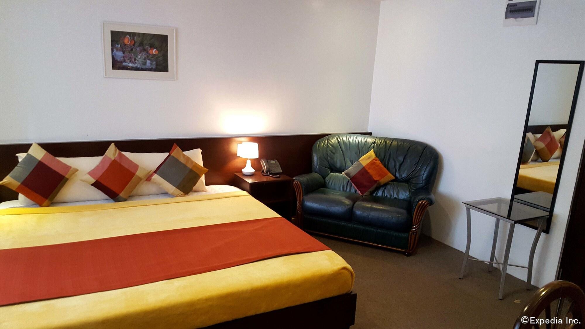 Gervasia Hotel Makati Макати Экстерьер фото