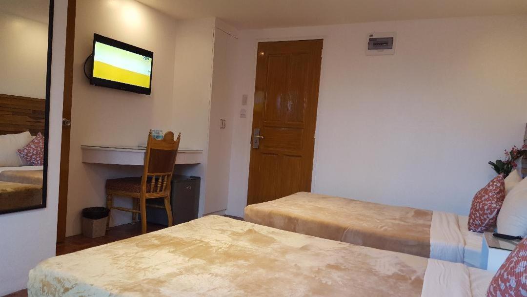Gervasia Hotel Makati Макати Экстерьер фото