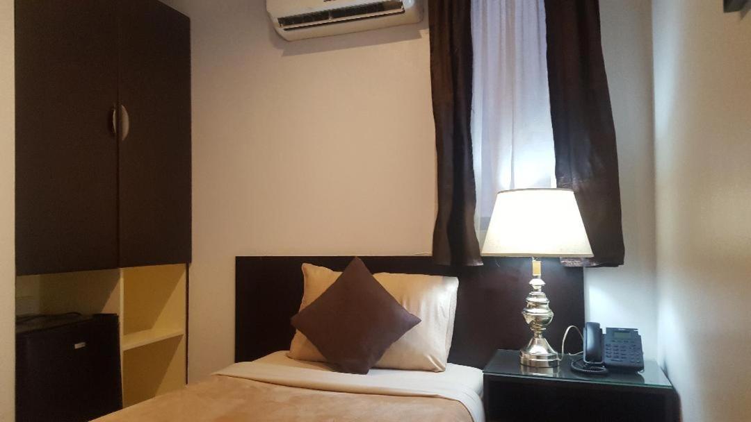 Gervasia Hotel Makati Макати Экстерьер фото