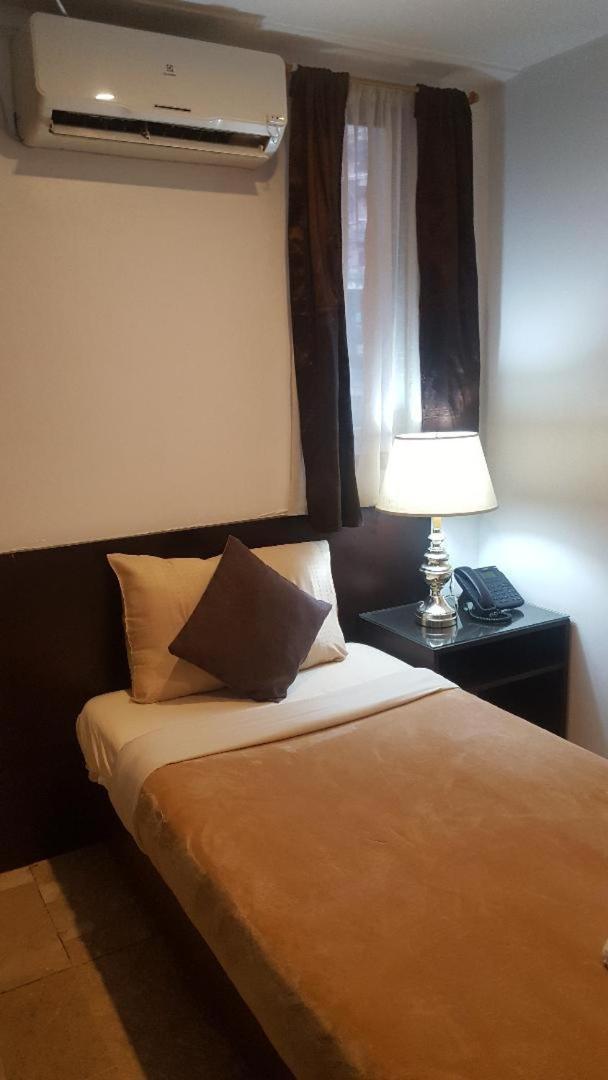 Gervasia Hotel Makati Макати Экстерьер фото