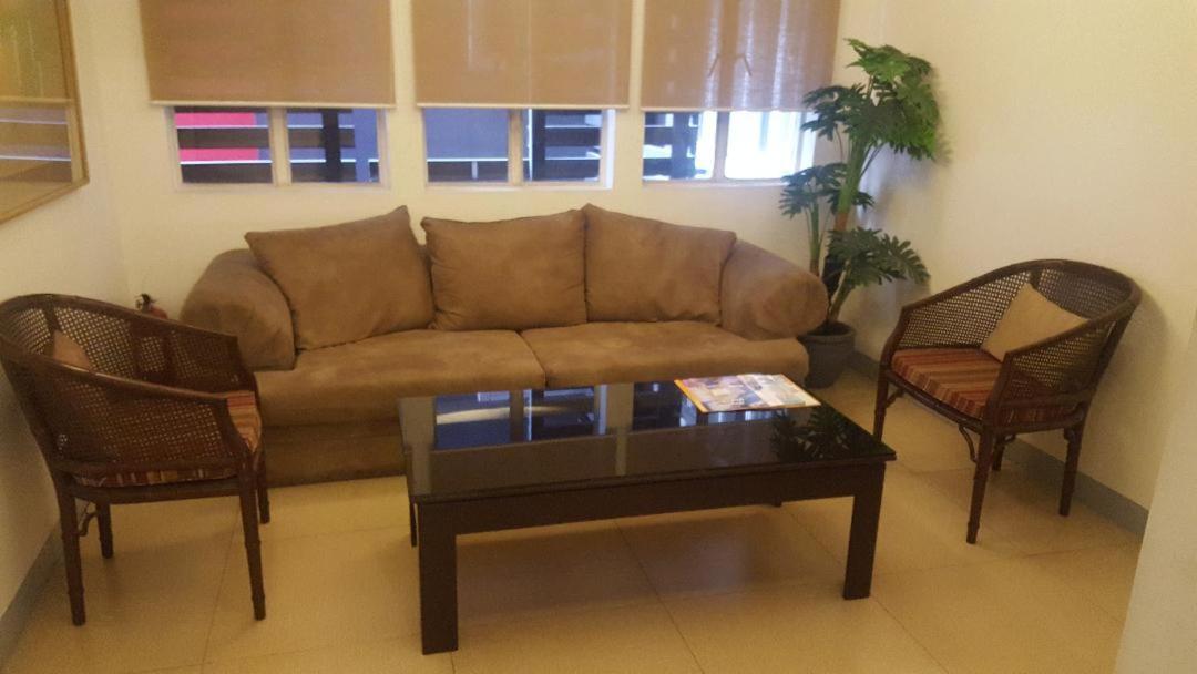 Gervasia Hotel Makati Макати Экстерьер фото